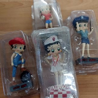 Figurines Betty Boop : Infirmière, Policière, Mécanicienne, Footballeuse